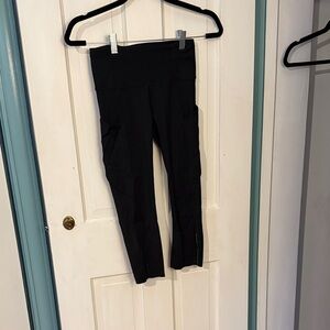 Lululemon Black Cropped Leggings with Pockets